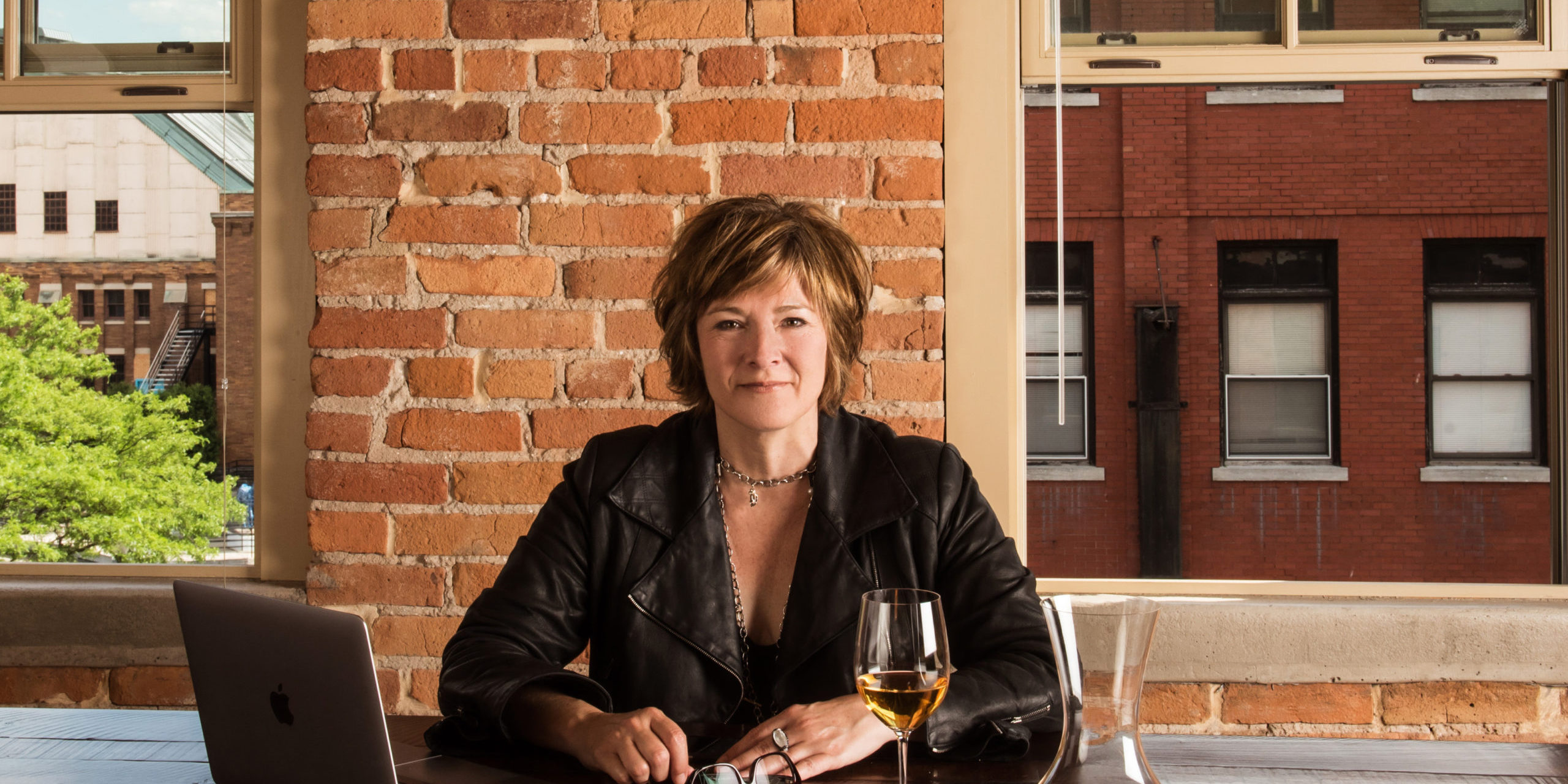 pam-dillon-wine-ring-syracuse-women-magazine-0017